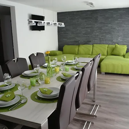 Haus Bergtreu * 萨斯格伦德