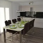 Haus Bergtreu Apartamento *