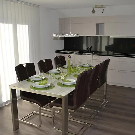 Haus Bergtreu Apartman *